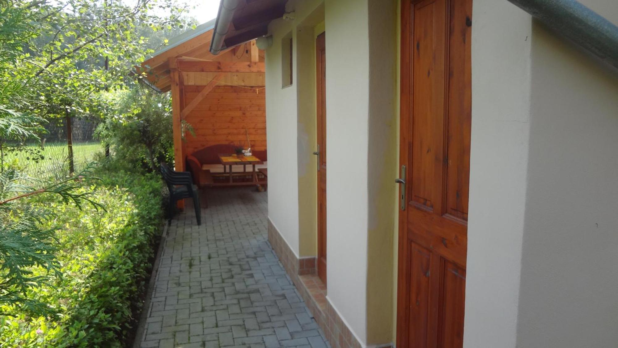 Chaty U Rybnika Brodsky Cerveny Kostelec Exterior photo